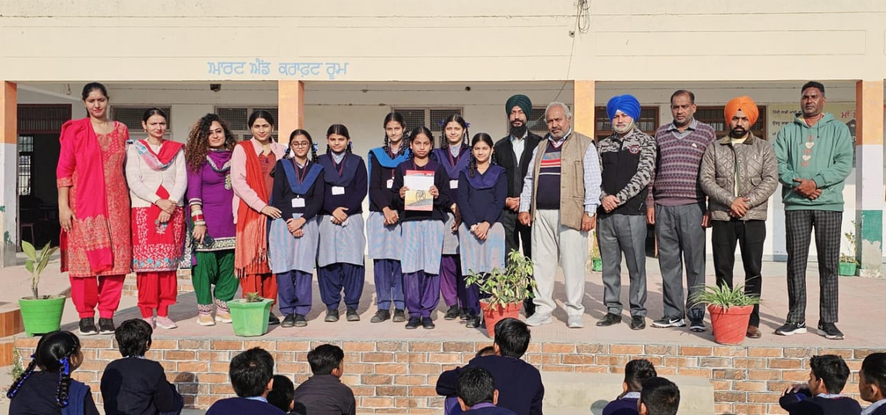 *Jasmine of Dhamai School secured first position in the district in the competition on the topic of Voluntary Blood Donation Day*